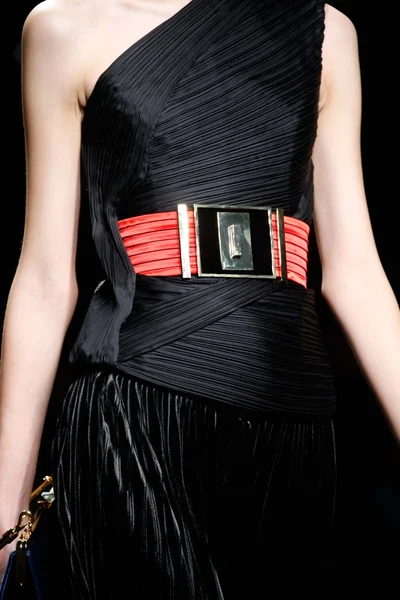 Look 16